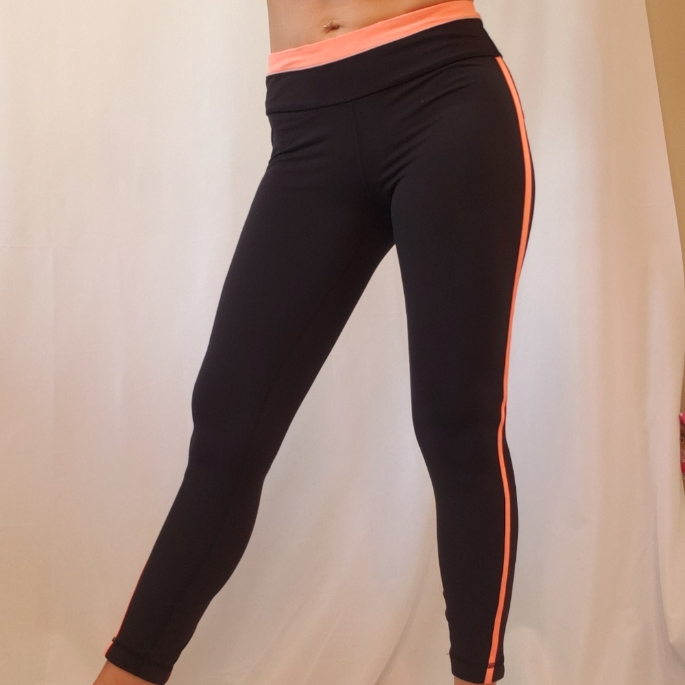 Lululemon Black/Coral Running Legging 8 EUC